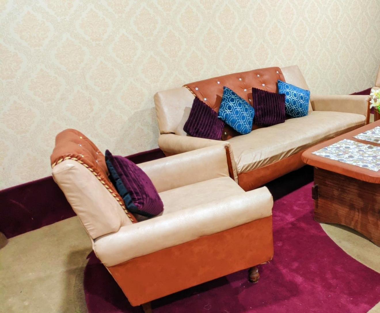Luminaire Homestay Srinagar (Jammu and Kashmir)
