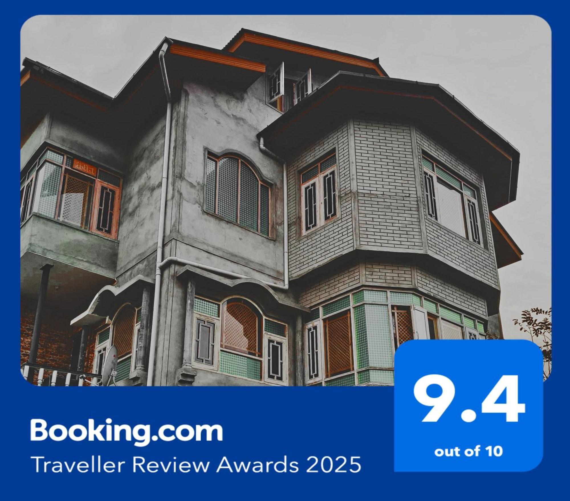 Luminaire Homestay Srinagar (Jammu and Kashmir)